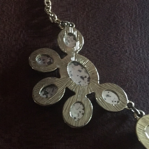 Charming Charlie gold tone necklace with matching earrings - Picture 4 of 6